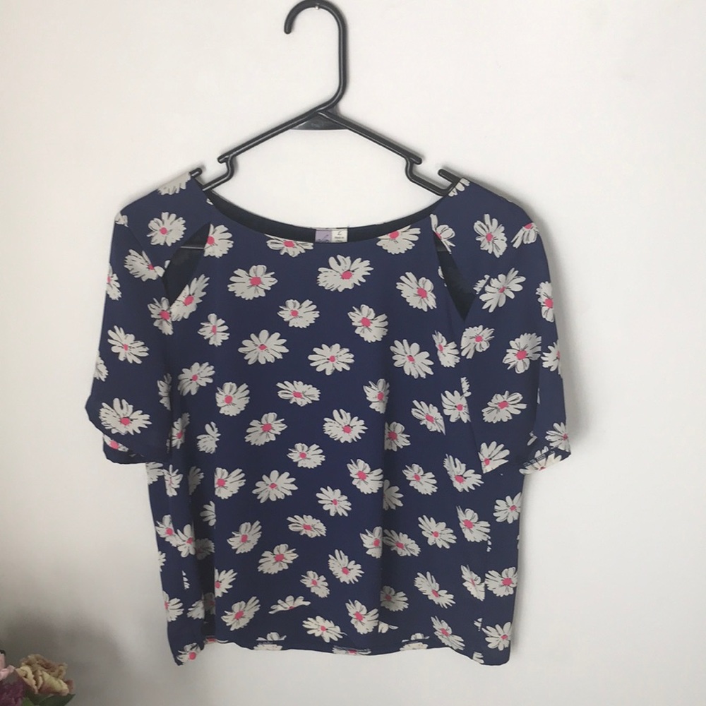 🌼 Blue Short-Sleeve Blouse 🌼